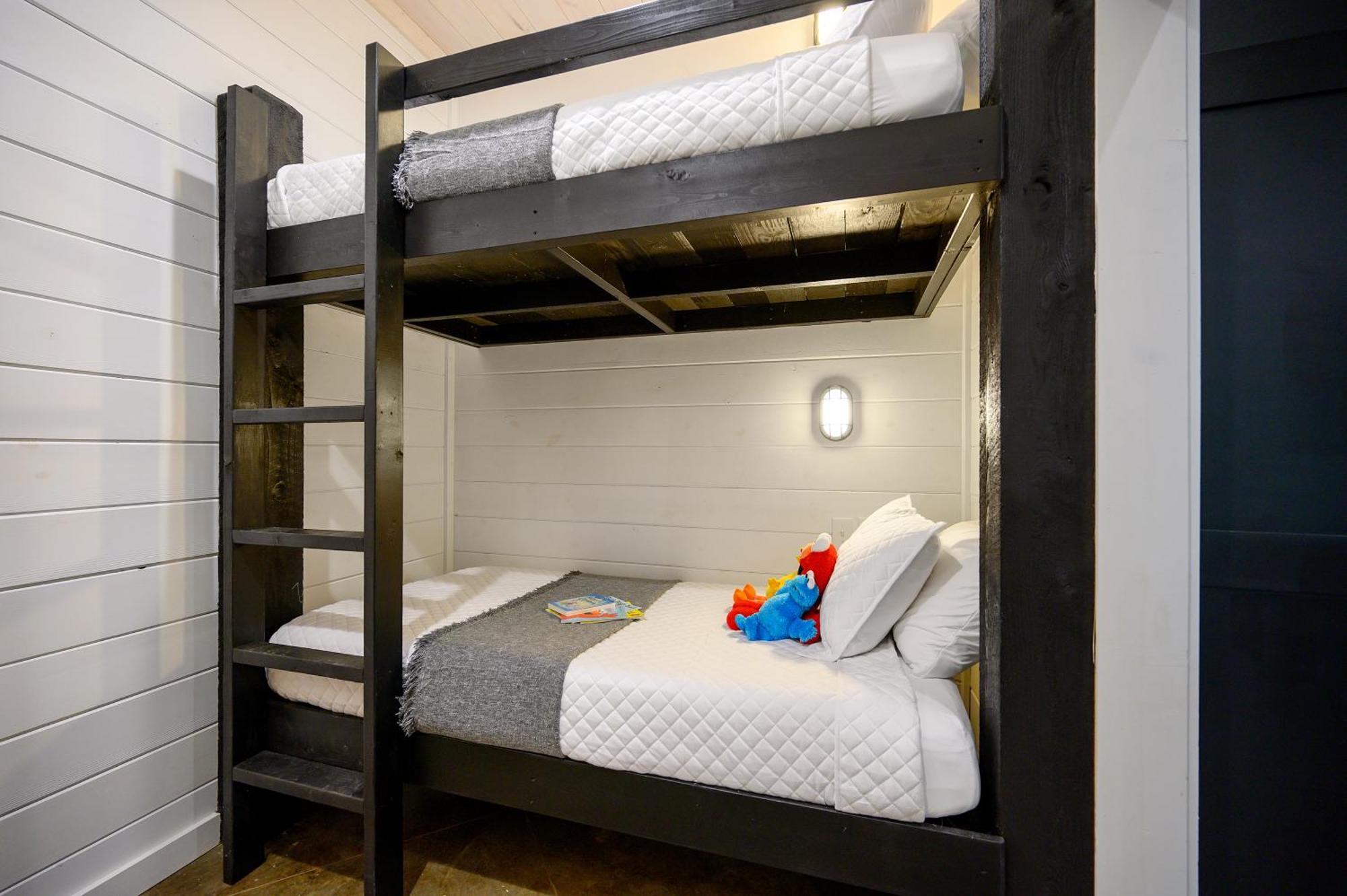 Two Knights Luxury Cabin Broken Bow Bagian luar foto